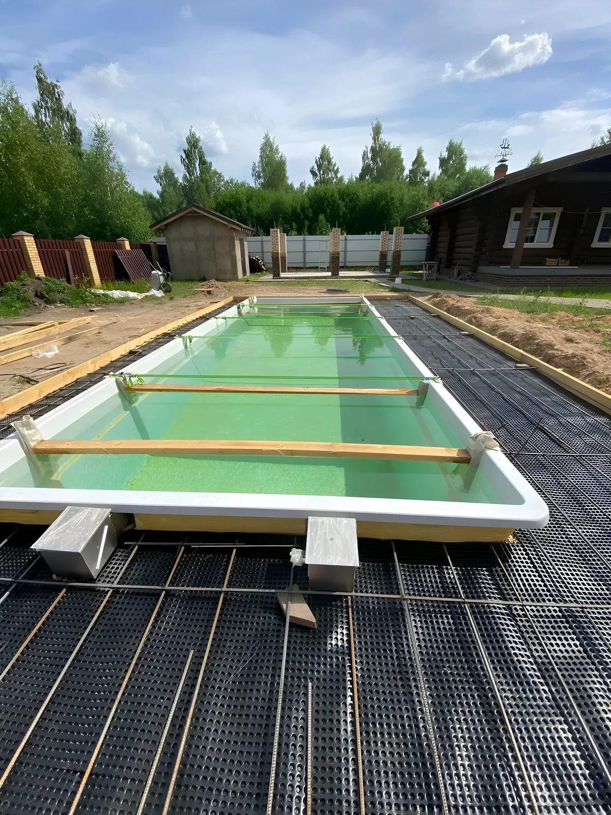 Laguna 9 — вечернее освещение в Новороссийске