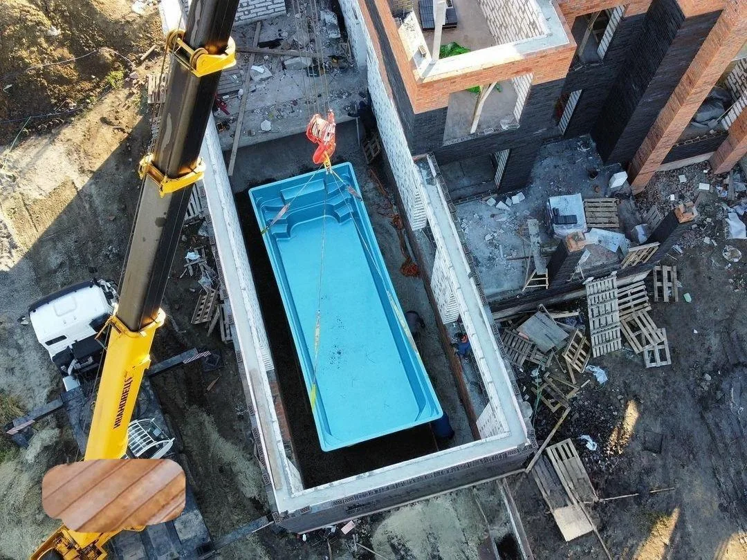 Laguna 9 — зона отдыха у бассейна в Новороссийске