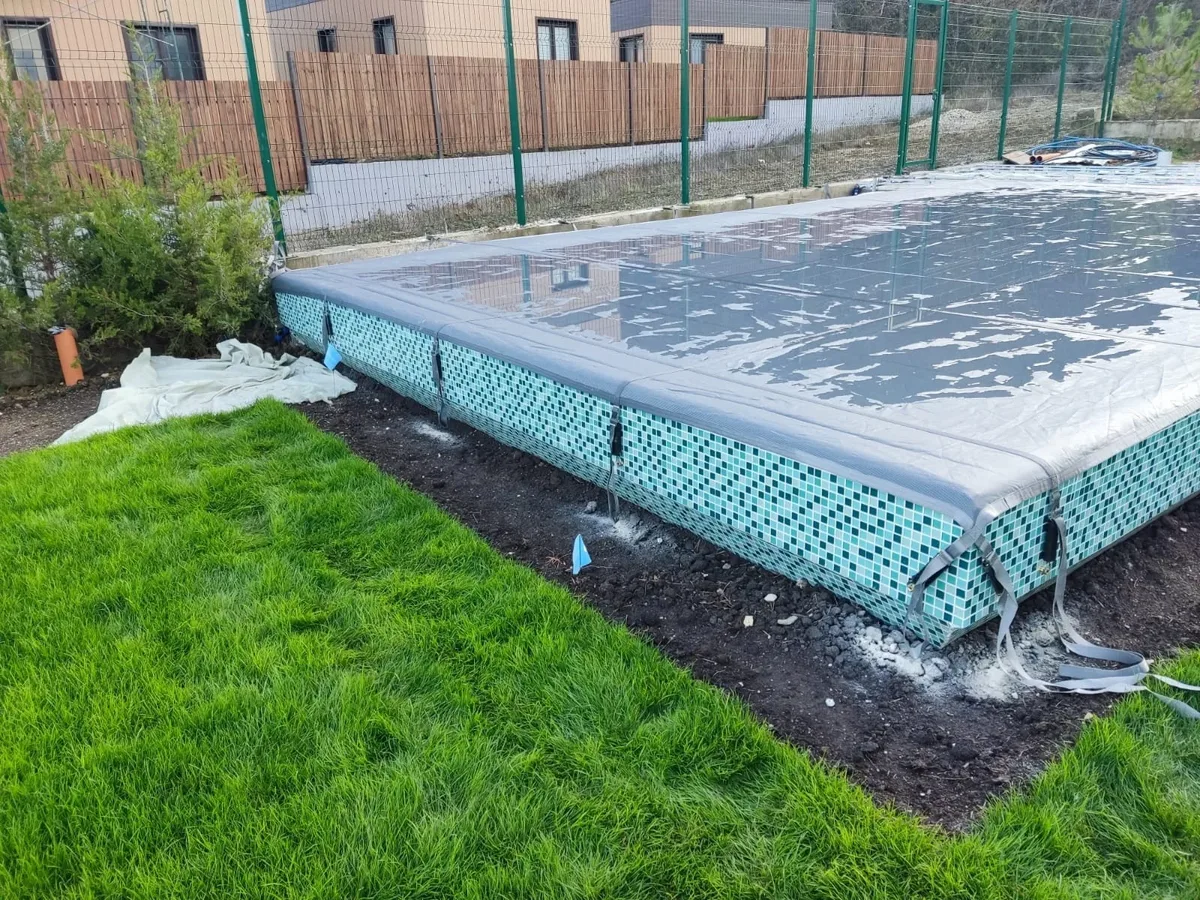 Батутное покрывало на бассейне в Новороссийске